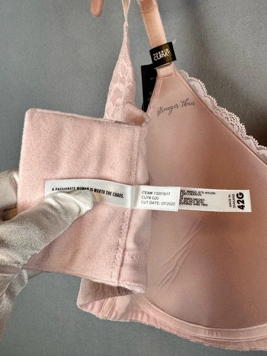 Torrid Blush Pink Lace Wire-Free Full Coverage Bra size 42G - Picture 8 of 12